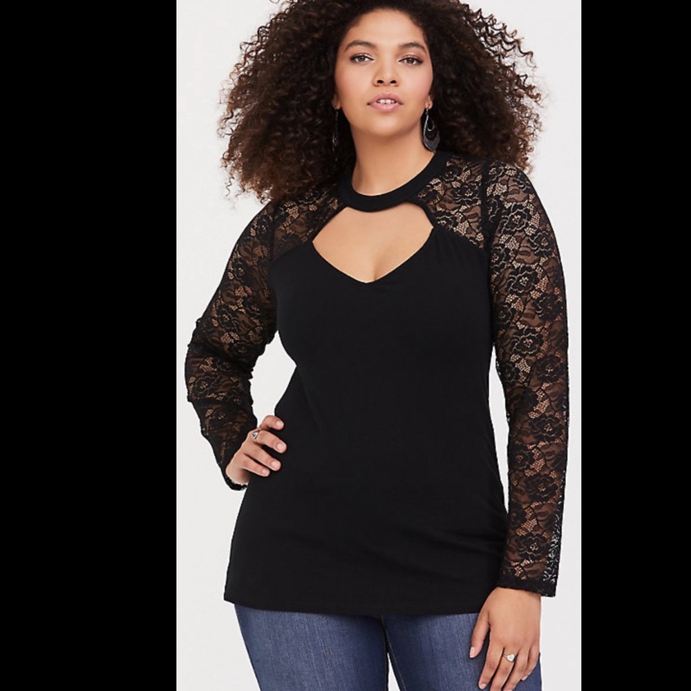 Torrid Lace Inset Cutout Neck Foxy Top Size 3